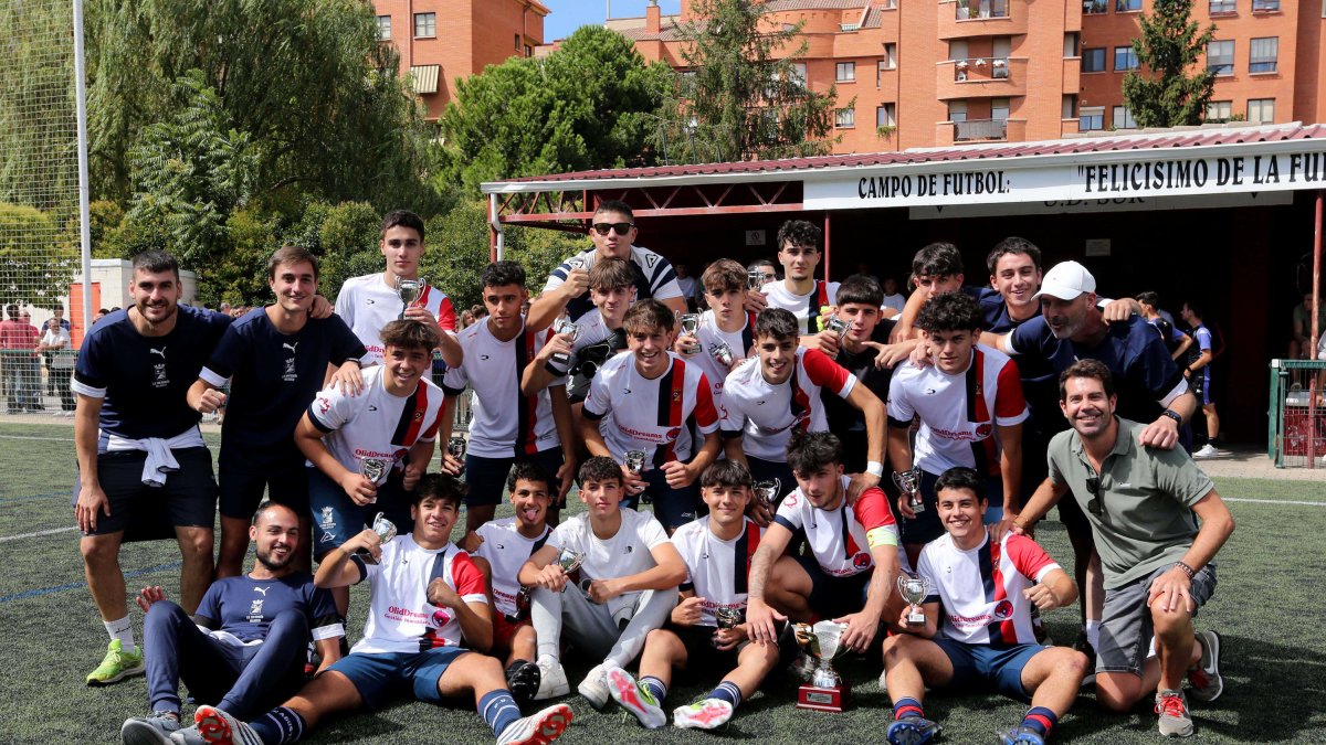 El San Agustín celebra el campeonato en el Felicísimo de la Fuente