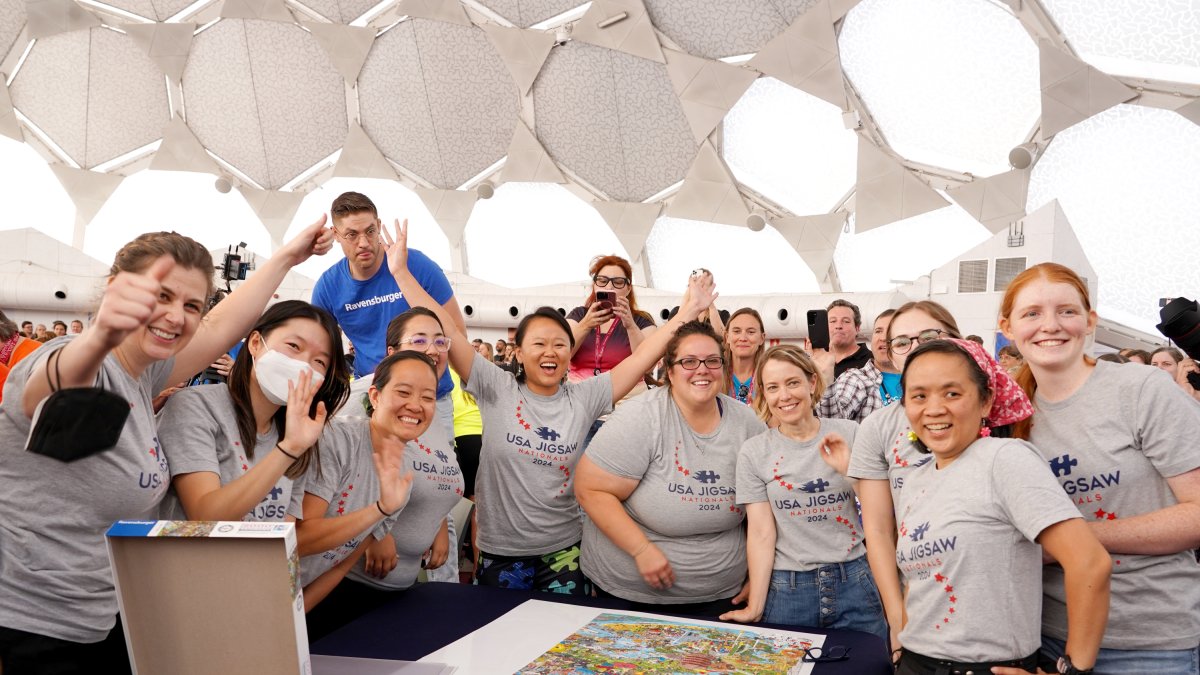 El equipo americano bate el récord de ejecución de un puzzle de 2000 piezas en el Campeonato Mundial de Puzzles