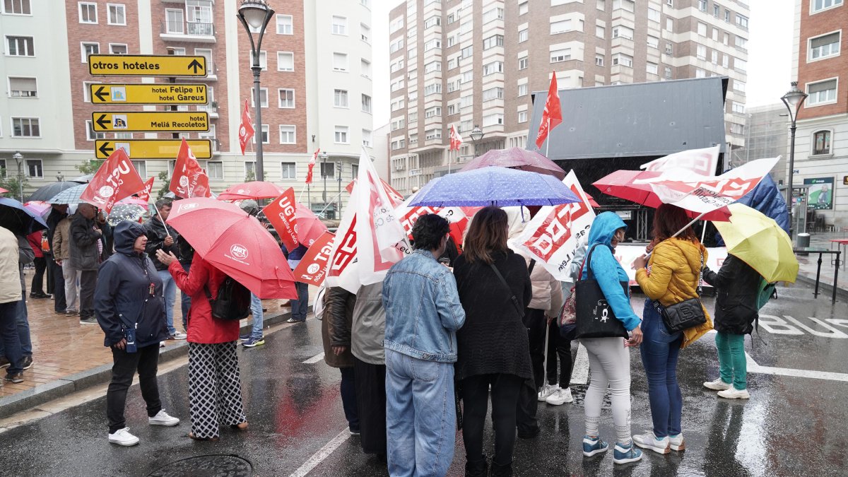 CCOO y UGT se concentran en Valladolid.
