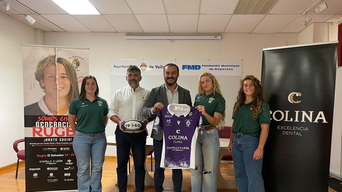 Firma del convenio de patrocinio de El Salvador Femenino con Colina Clinic