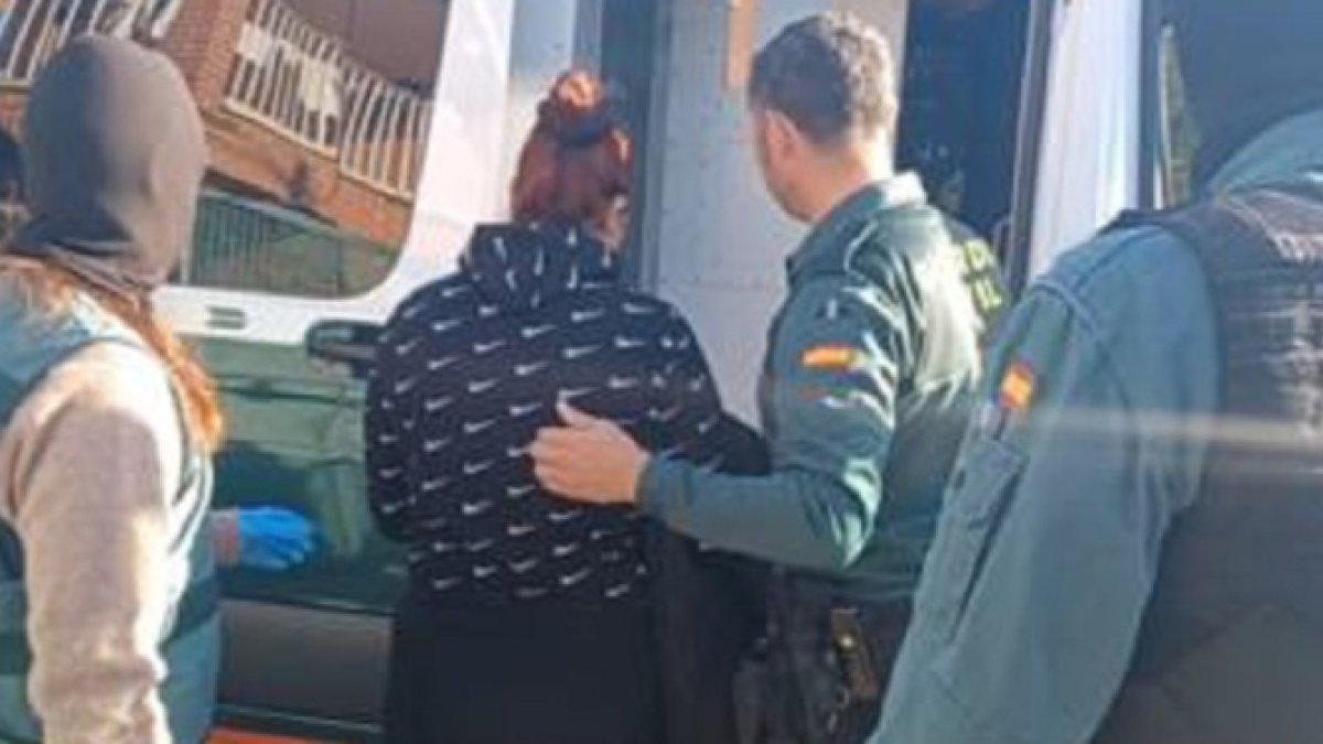 Momento de la detención de la acusada que permaneció cuatro meses en fuga.