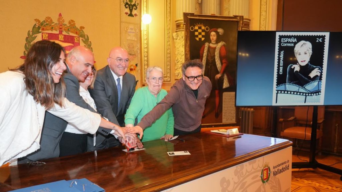 Presentación sello en honor de Concha Velasco