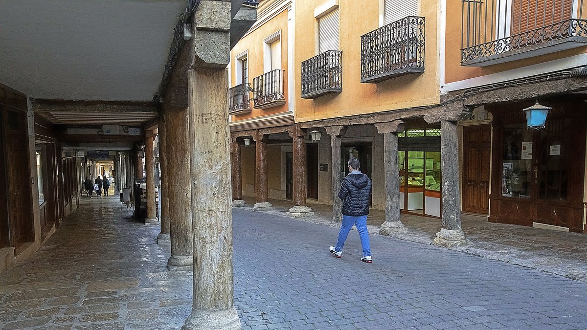 Calle comercial de Rioseco donde previsiblemente se instalarán las taquillas inteligentes.