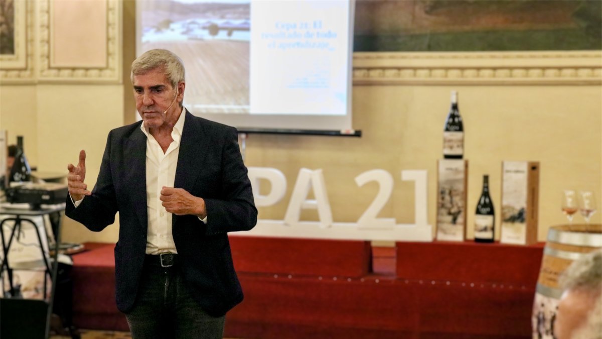 Presentación de los vinos de Bodegas Cepa 21