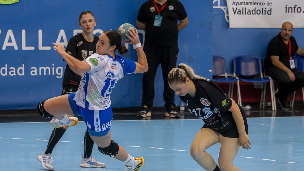 Un momento del segundo partido entre el Aula y el KHF Ferizaj de Kosovo.