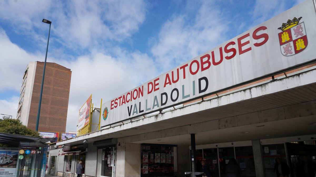 Fachada de la estación de autobuses de Valladolid.