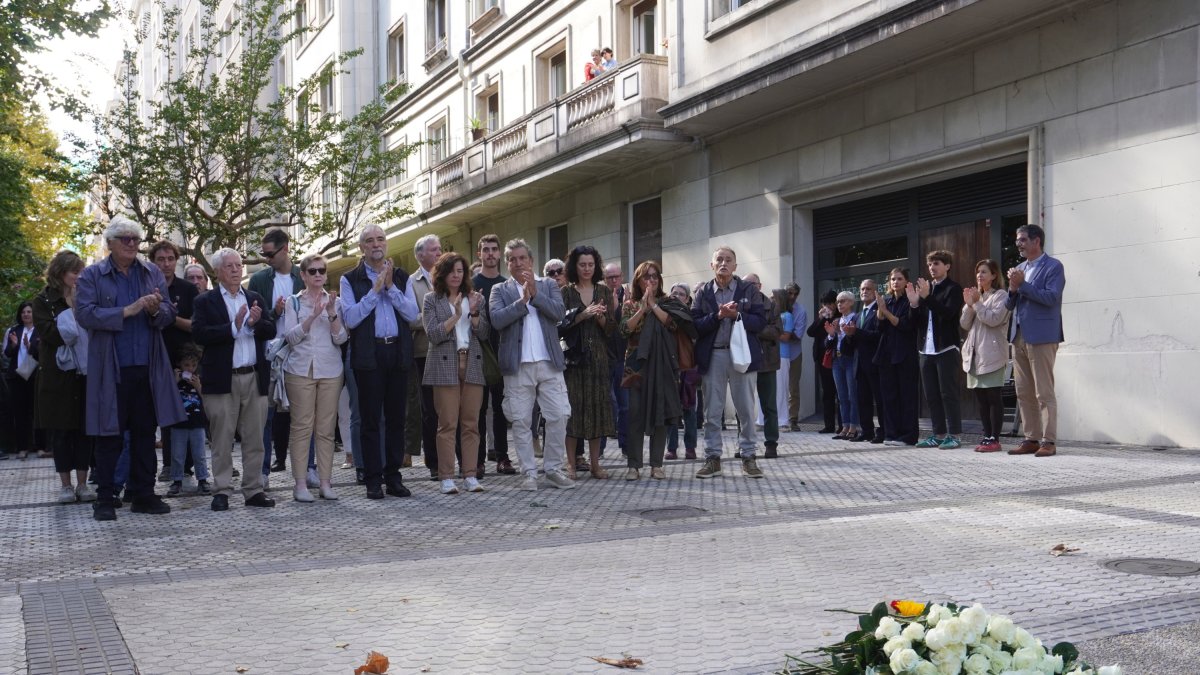 Placa en memoria de Lorenzo Motos, teniente coronel del Ejército asesinado por ETA E.P.