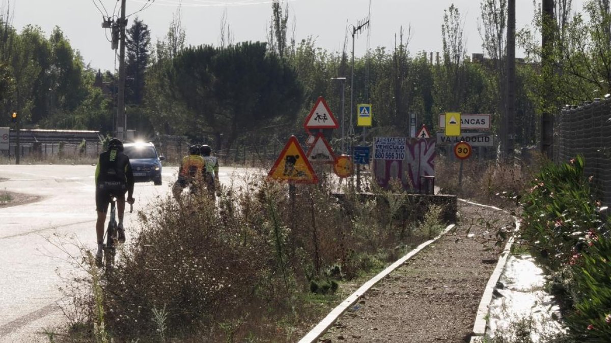 Espacio en el que irá ubicado el carril bici que unirá Valladolid y Simancas