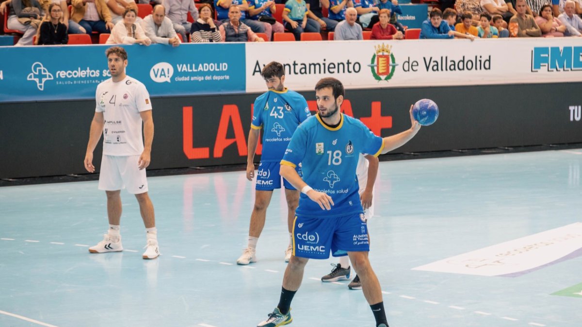 Álvaro Martínez tira un penalti en Huerta del Rey.