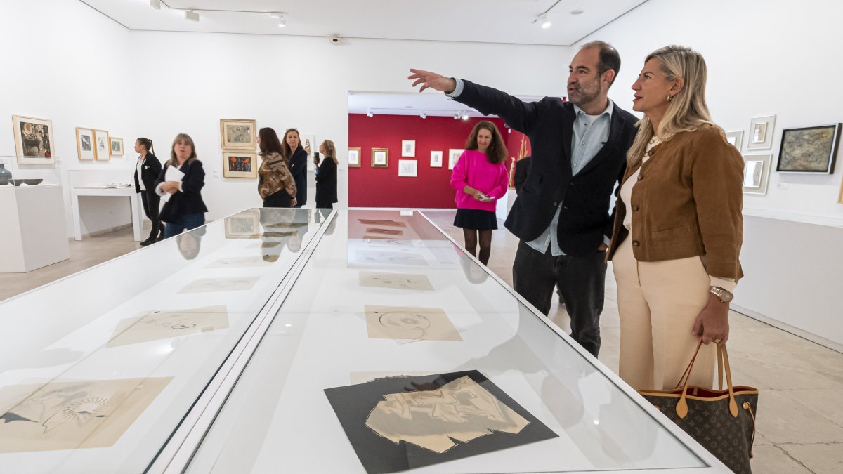 Hontoria y Carvajal comentan la muestra 'Anudar el tiempo'