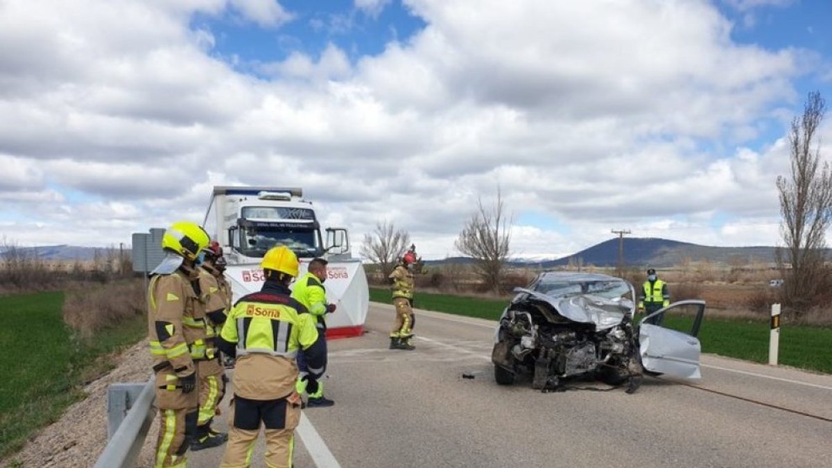 Imagen de archivo de dos vehículos implicados en un accidente mortal