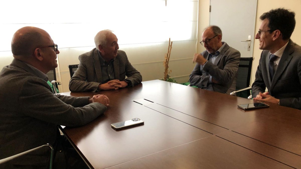 El Grupo Municipal Socialista se reúne con los responsables del Polígono de Argales y San Cristóbal