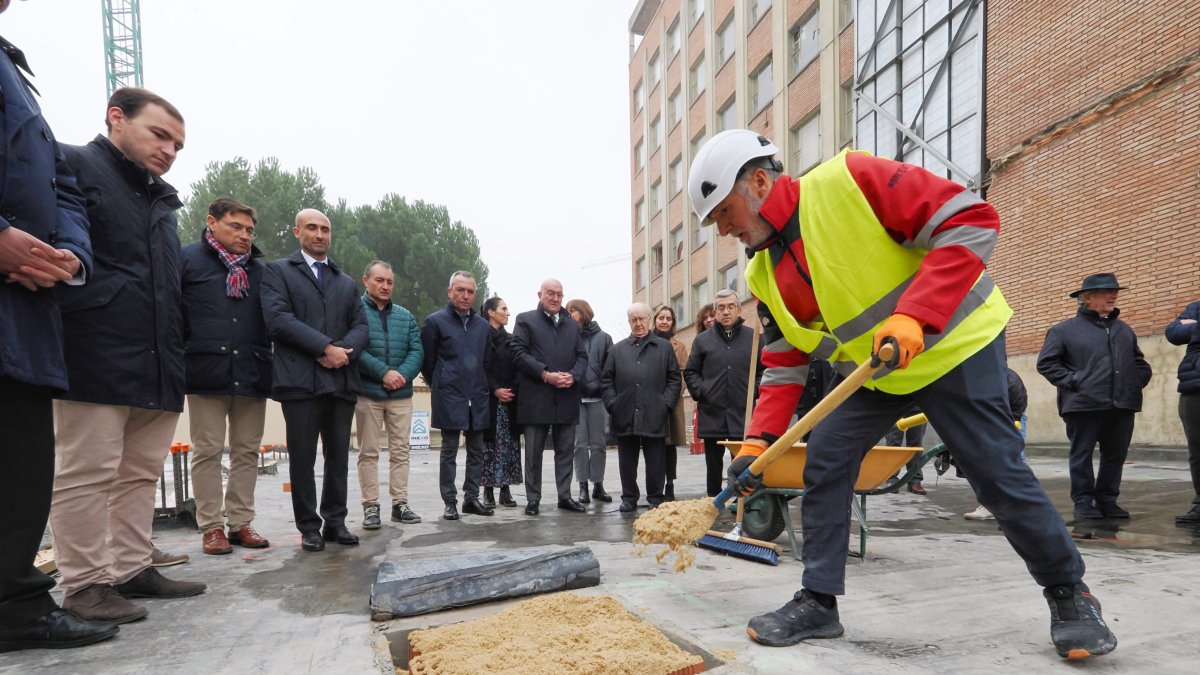 Acto de colocación de la primera piedra del centro de educación especial Obra Social del Santuario