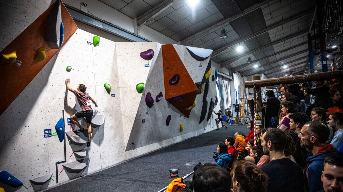 Un momento del Open de Boulder 'Ciudad de Valladolid' celebrado en GekoAventura.