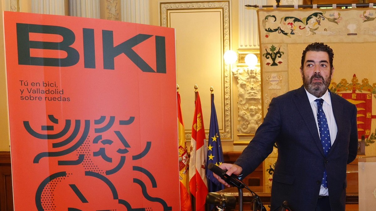 Alberca con una Biki en una imagen de archivo