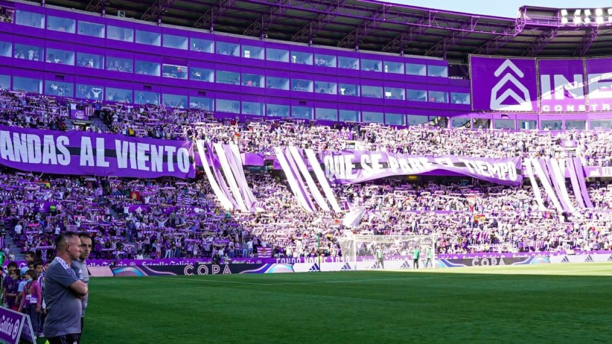 Fondo Norte del estadio José Zorrilla, durante un partido.