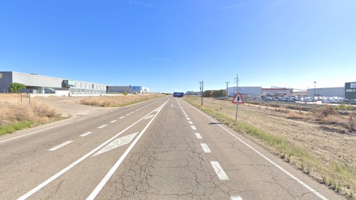 Carretera de Olmedo, a la salida de Medina del Campo.