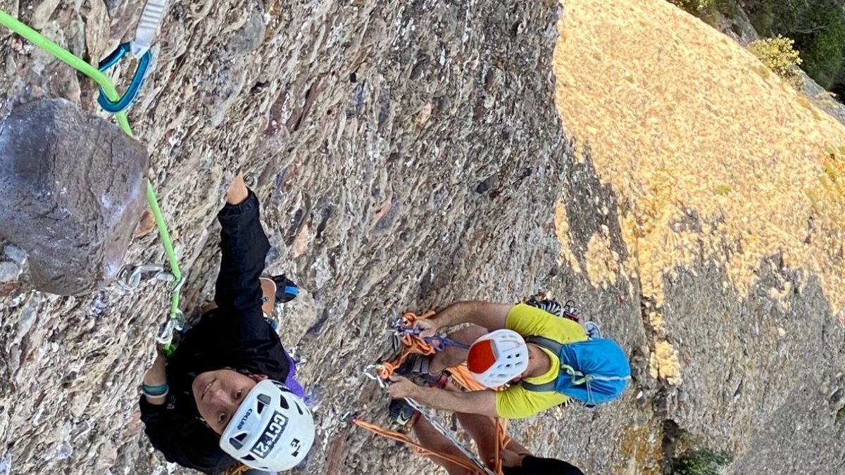 Un momento en plena escalada.