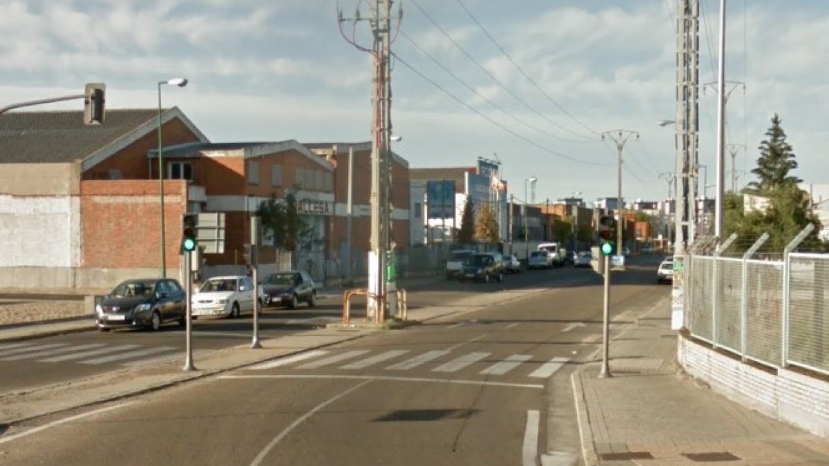Punto en el que se produjo el accidente en la avenida de Zamora