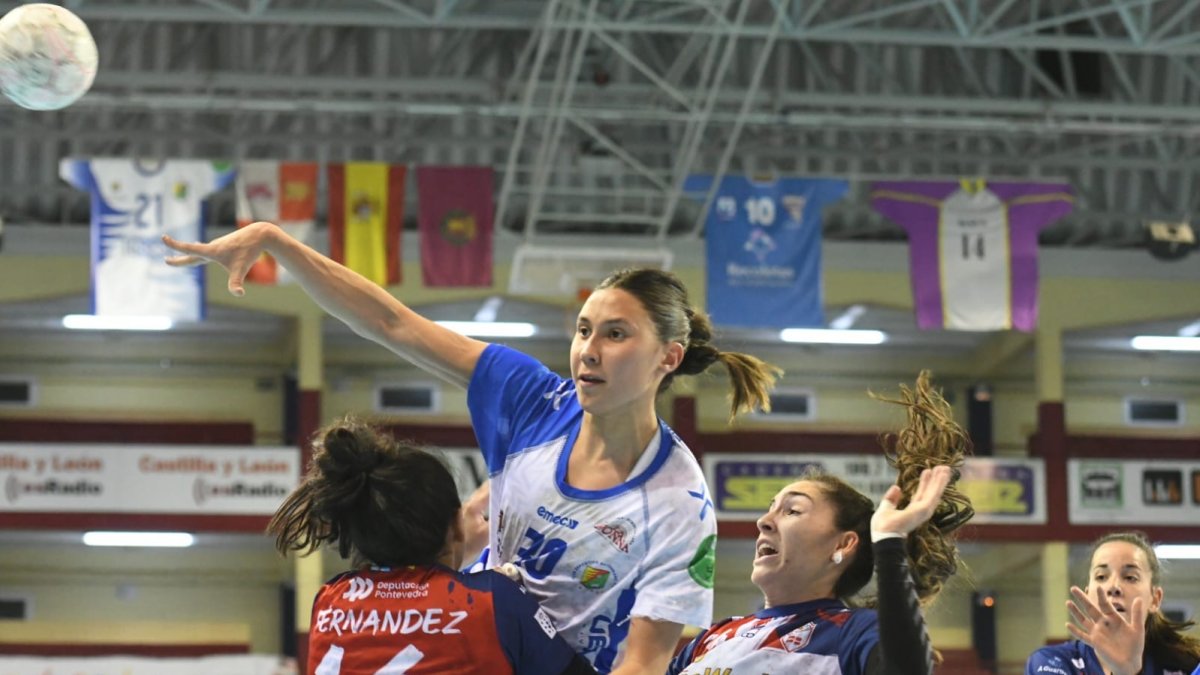 Imagen del duelo entre Caja Rural Aula y Atlético Guardés