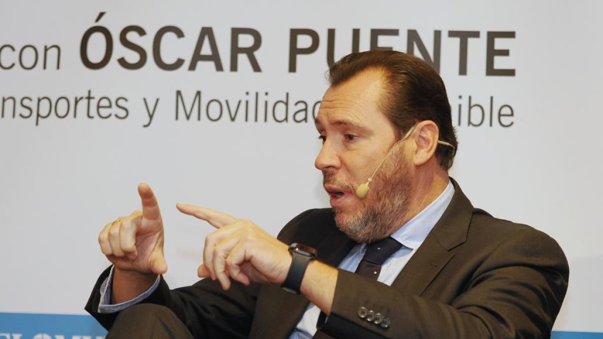 El ministro Óscar Puente, en un momento del Club de Prensa de El Mundo de Castilla y León