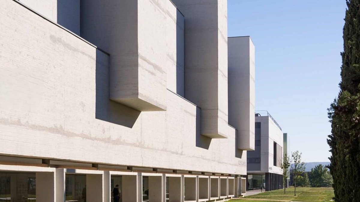 Facultad de Ciencias de la Universidad de Valladolid. E. M.