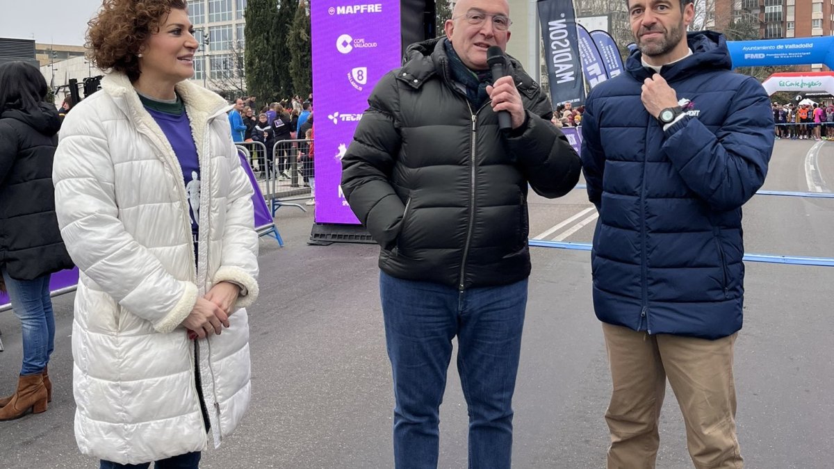 El alcalde Jesús Julio Carnero y la concejala Mayte Martínez antes de la salida de la Pucela Sansil