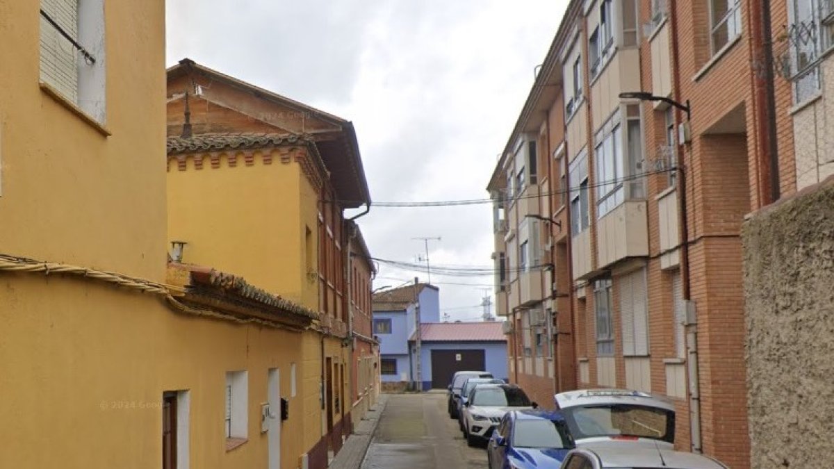 La intervención policial se llevó a cabo en un domicilio de la calle Málaga de Tordesillas.