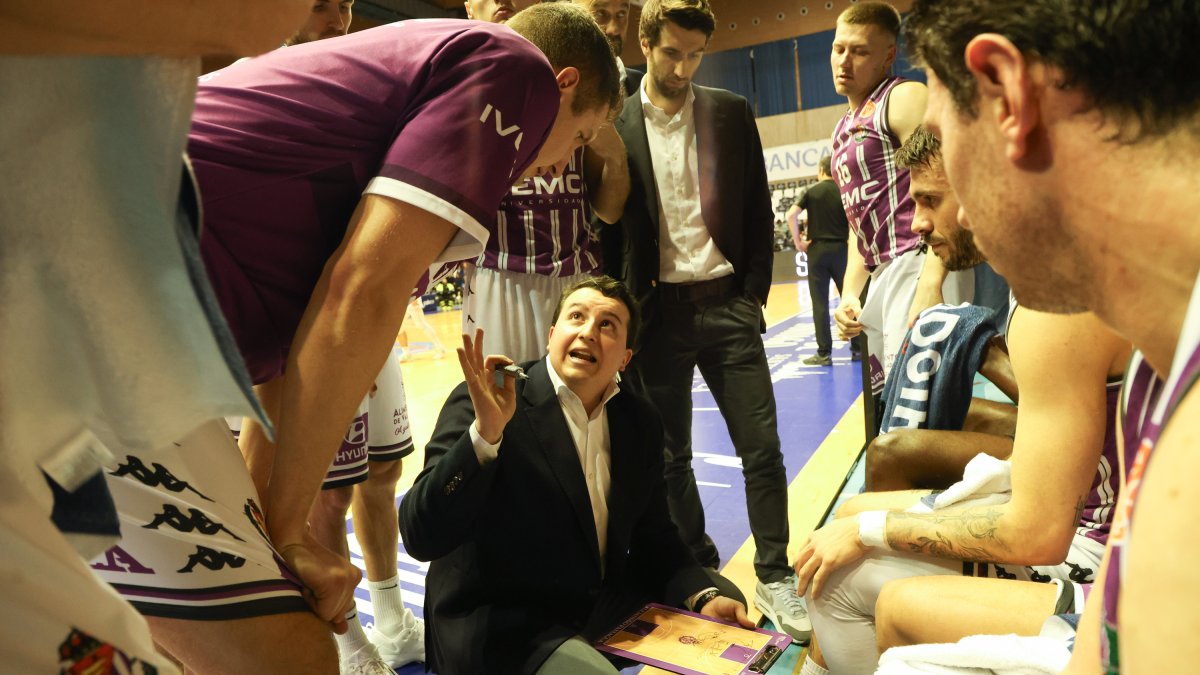 Alejandro Paniagua en un tiempo muerto