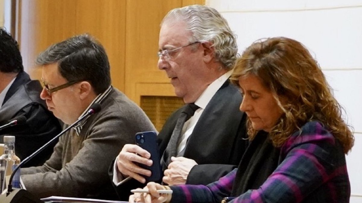 Rafael Delgado y Begoña Hernández durante el juicio de la Perla Negra, en una imagen de archivo.