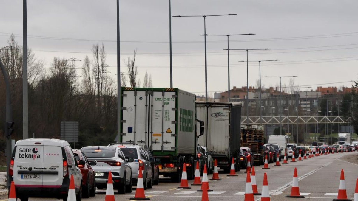 Retenciones en la VA-20 por los nuevos cortes.