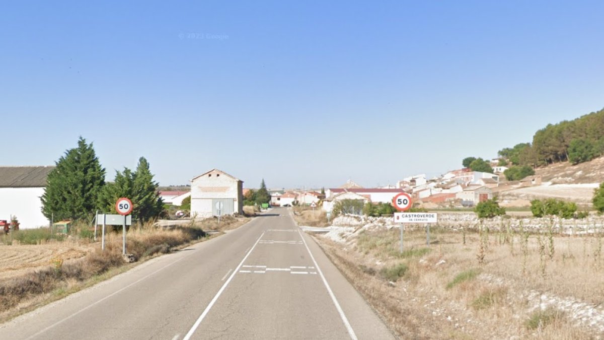 Tramo de la VA-140 donde se produjo el accidente.