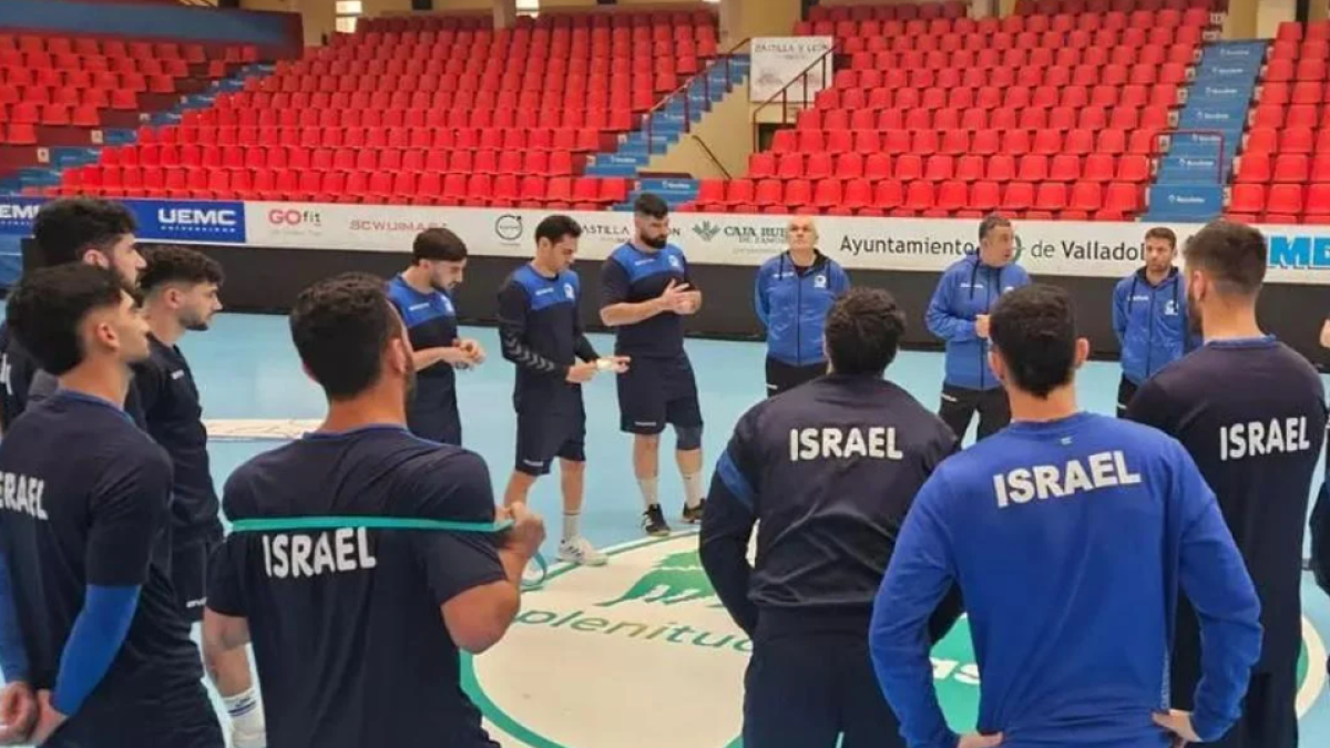 Selección de Israel en el polideportivo Huerta del Rey con el vallisoletano David Pisonero a los mandos.