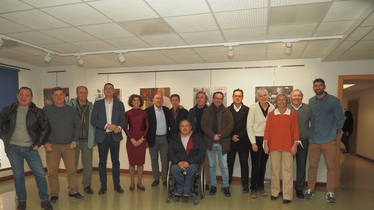 Varios de los protagonistas de ‘Impulsores del Deporte II’ en la inauguración de la Exposición