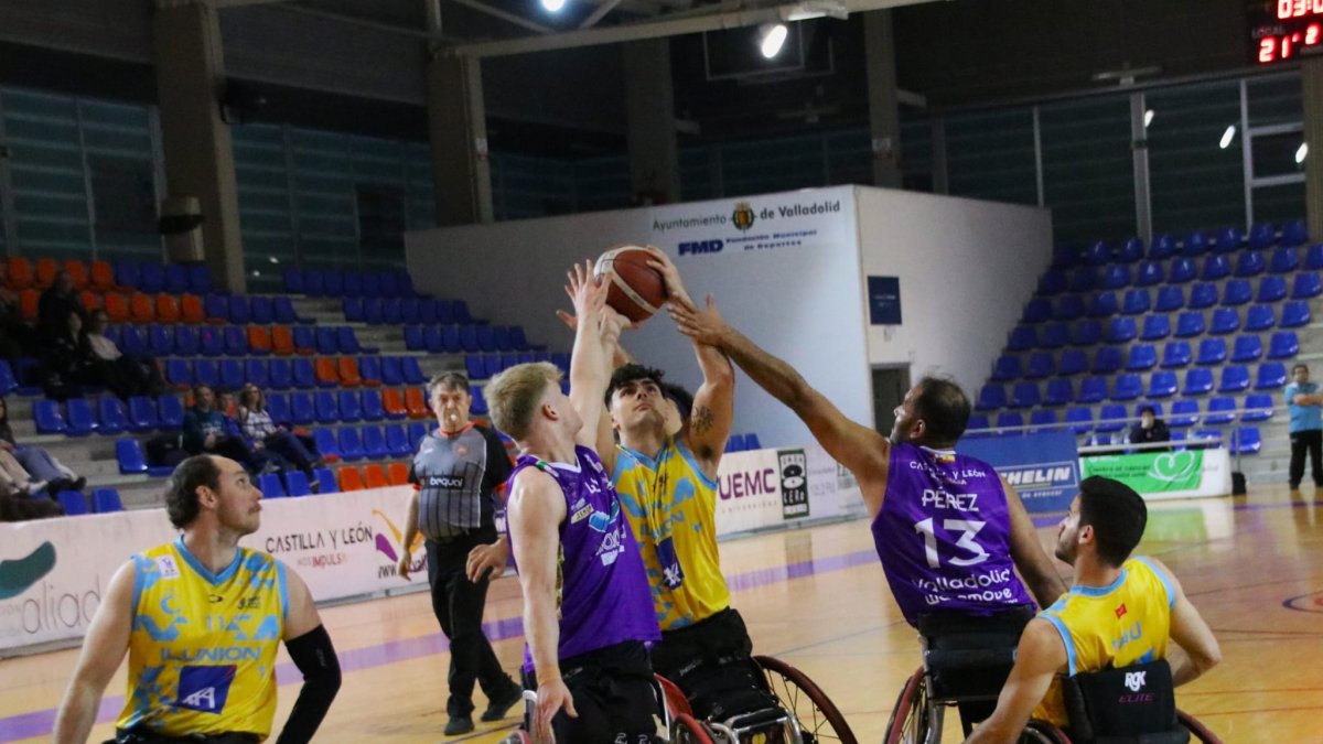 Partido entre ambos equipos disputado en el Pilar Fernández.