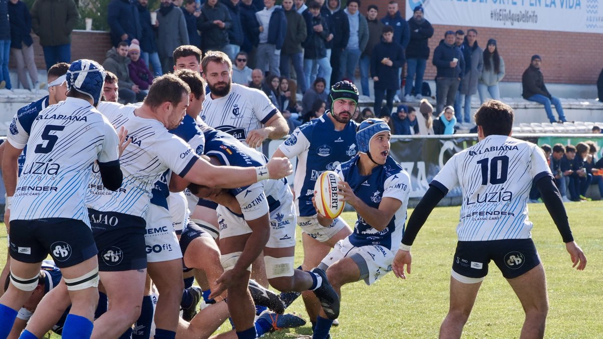 Apertura del juego tras una melé por parte del VRAC.