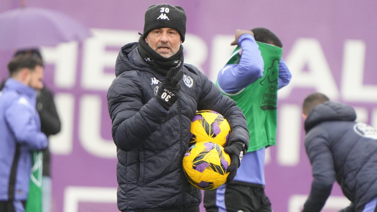 Diego Cocca, durante el entrenamiento Real Valladolid del pasado lunes.
