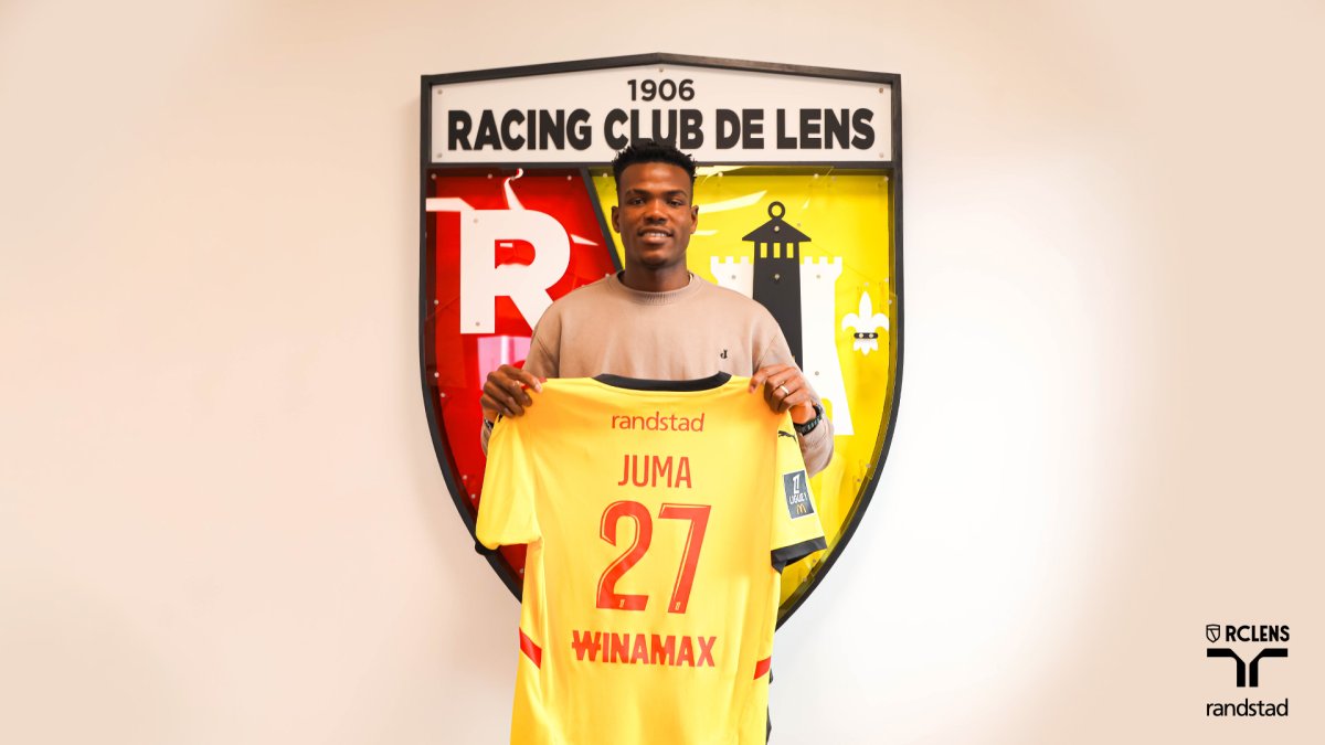 Juma, con su nueva camiseta.