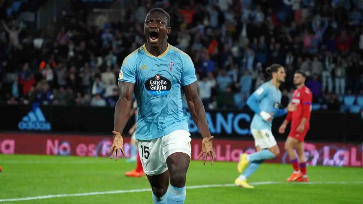 Aidoo celebra un gol con el Celta.
