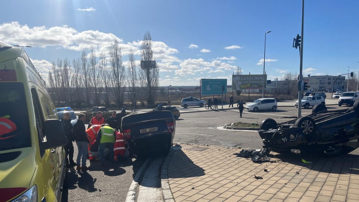 Espectacular de dos coches en Valladolid.