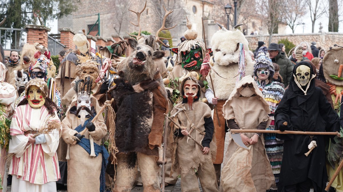 El Carnaval y corrida del gallo de Mecerreyes es una de las pocas mascaradas de invierno que perviven en la provincia. Se recuperaba en los años ochenta y su atractivo crece.