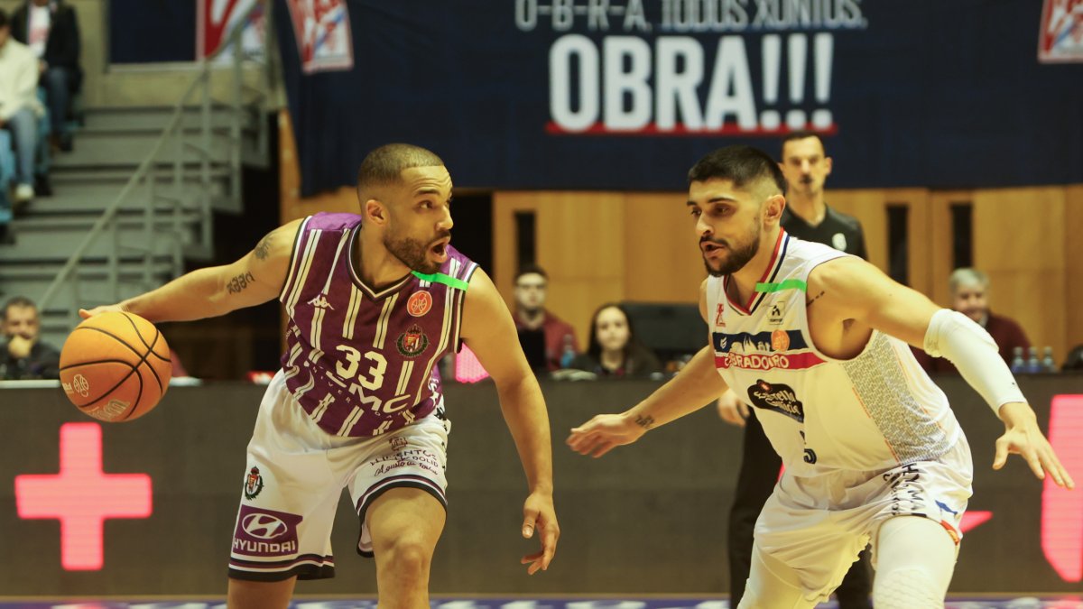 Mike Torres ante Quintela.