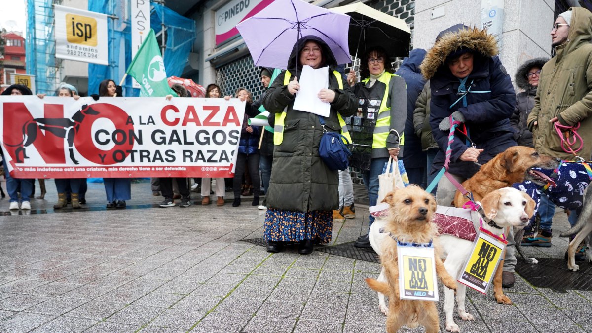 La Plataforma NAC (No A la Caza) sale a las calles para reivindicar los derechos de los perros usados en esta actividad