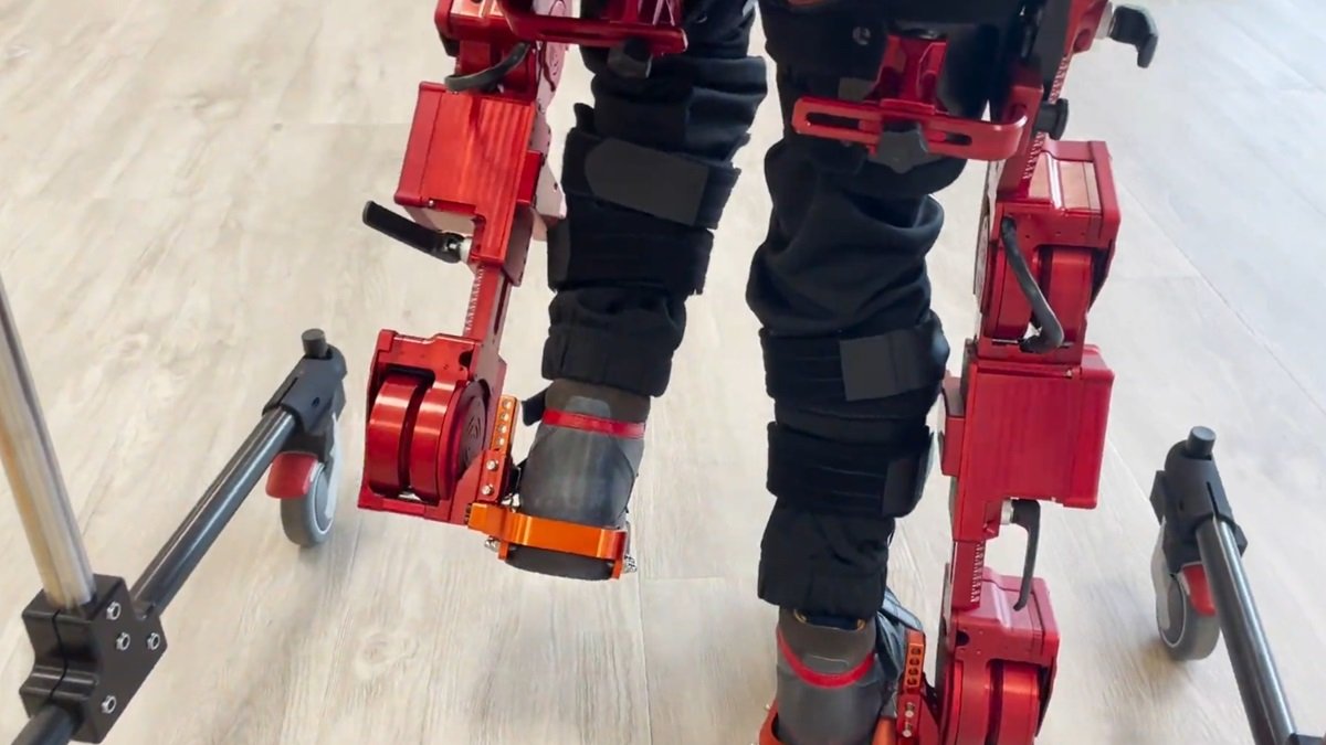 El primer exoesqueleto pediátrico del mundo, de Marsi Bionics, que lucirá en los Premios Goya 2025.