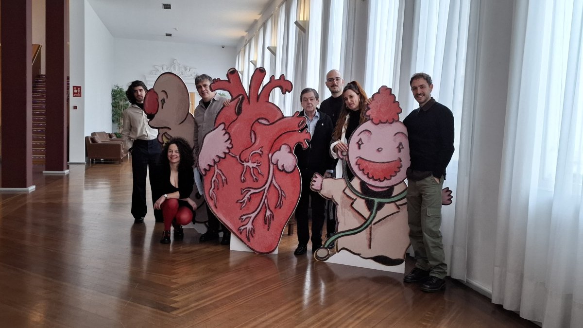 Guillermo de Cabanyes, María San Miguel, Noé Astruga, Chema Viteri, Álvaro Caboalles, Henar Rodríguez y Jorge Tejedor, esta mañana, en el Teatro Calderón.
