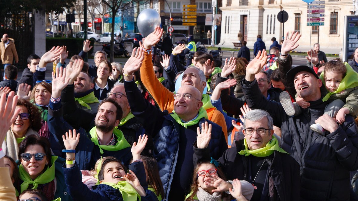Saludo de los participantes de la primera edición de la Fiesta de las Familias