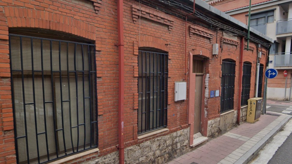 Antiguo colegio Calderón de la Barca en la calle Olmedo.