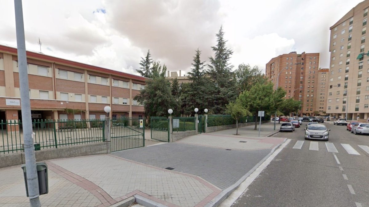 Imagen de archivo del entorno del CEIP María Teresa Íñigo de Toro, en el barrio Girón de Valladolid.