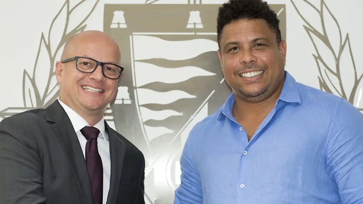 Matthieu Fenaert y Ronaldo Nazário.