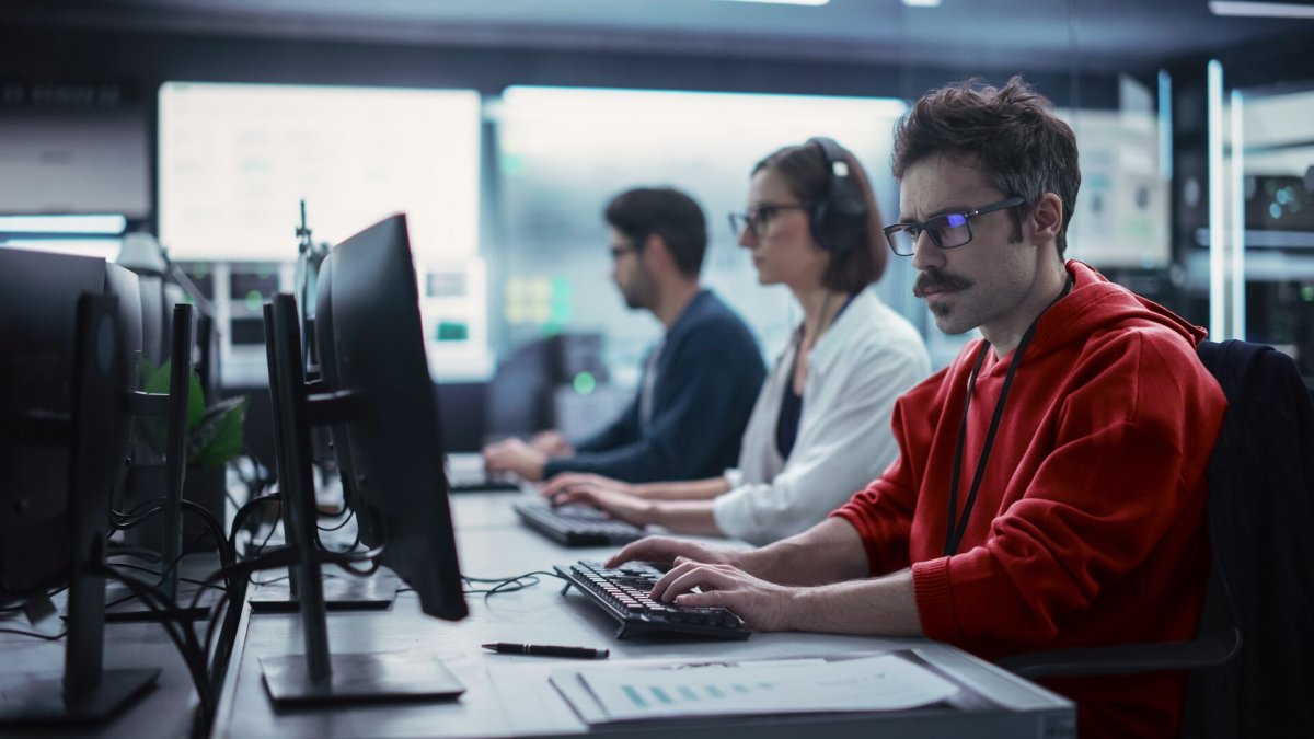 Una imagen de archivo de varios trabajadores de atención al cliente de Vodafone.